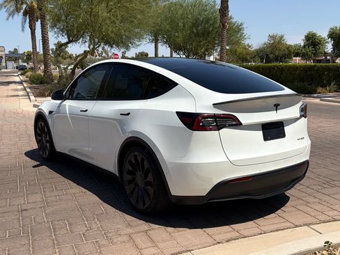 Used 2022 Tesla Model Y Performance AWD/4WD image 4