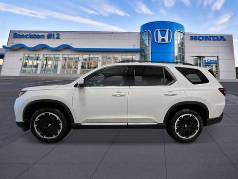 New 2026 Honda Pilot image 2