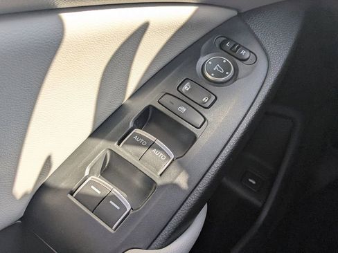 Used 2018 Honda Accord Touring image 10