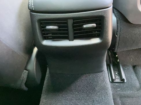 Used 2022 Dodge Challenger R/T Scat Pack RWD image 21