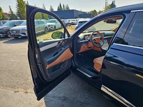 Used 2025 Genesis GV80 3.5T Prestige AWD/4WD image 20