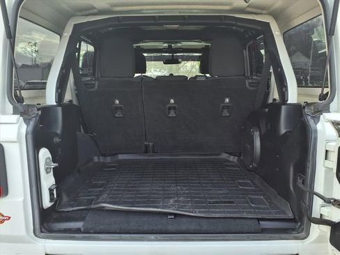 Used 2019 Jeep Wrangler Unlimited Sahara image 19