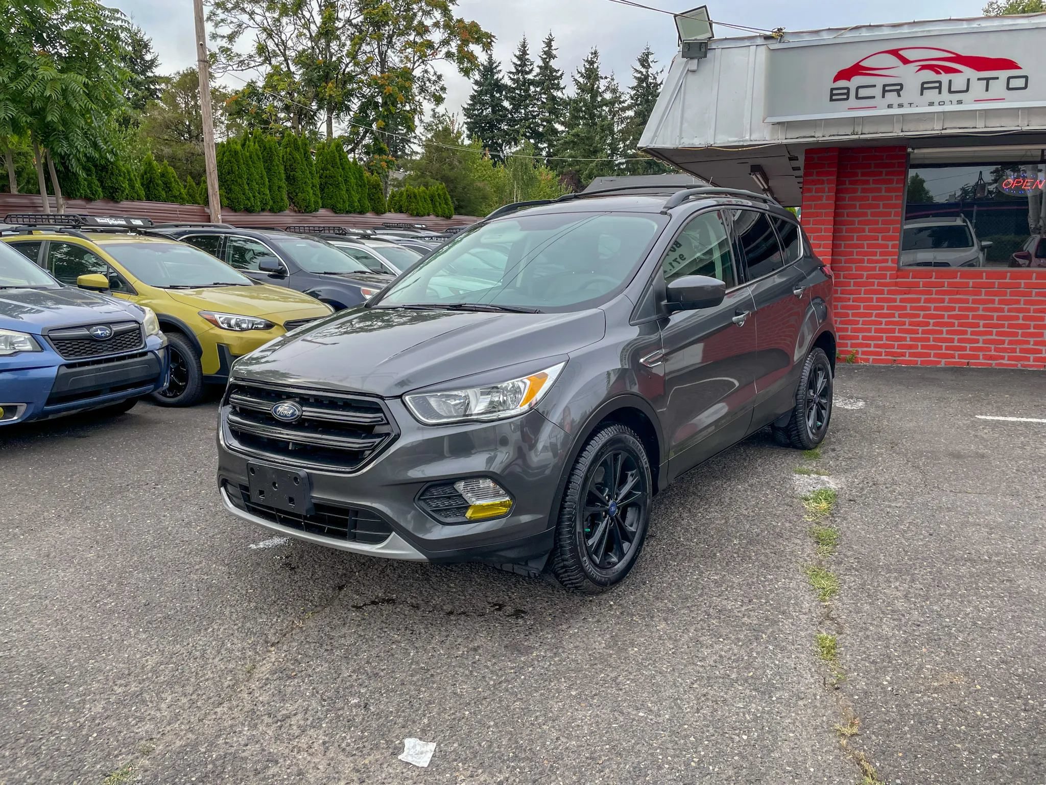 Used 2017 Ford Escape SE AWD/4WD image 1