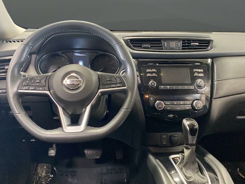 Used 2017 Nissan Rogue SV FWD image 11