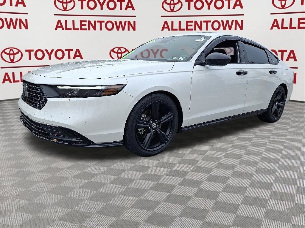 Used 2025 Honda Accord Sport image 3