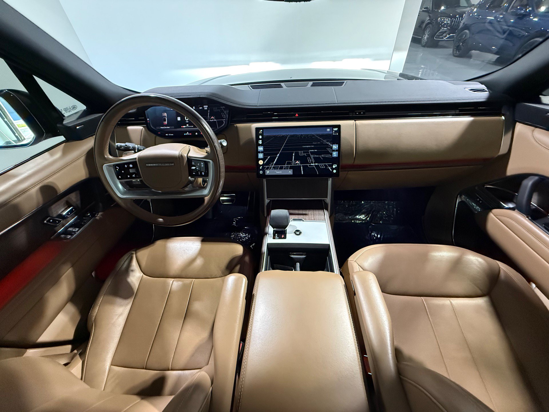 Used 2024 Land Rover Range Rover Long Wheelbase SE AWD/4WD image 26