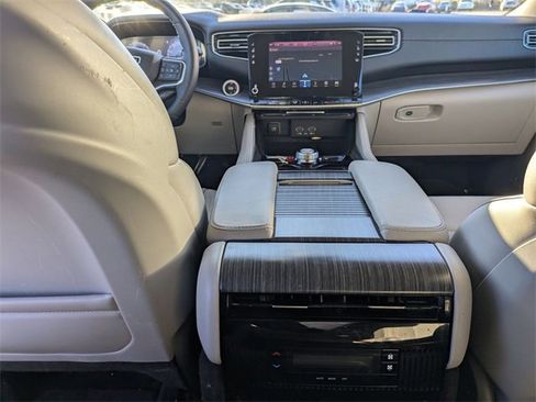 Used 2024 Jeep Wagoneer L Series II w/ Flexible Seating Group image 28