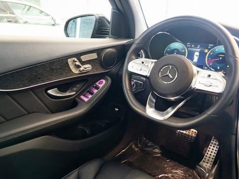 Used 2022 Mercedes-Benz GLC 300 4MATIC image 11
