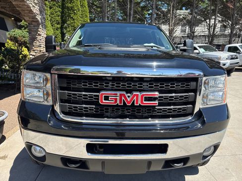 Used 2011 GMC Sierra 2500 SLE w/ SLE Preferred Package AWD/4WD image 9