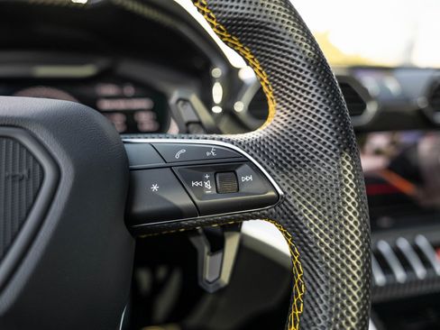 Used 2019 Lamborghini Urus image 12