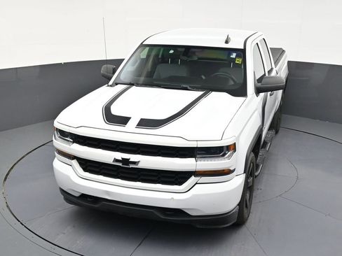 Used 2018 Chevrolet Silverado 1500 Custom w/ Custom Value Package RWD image 19