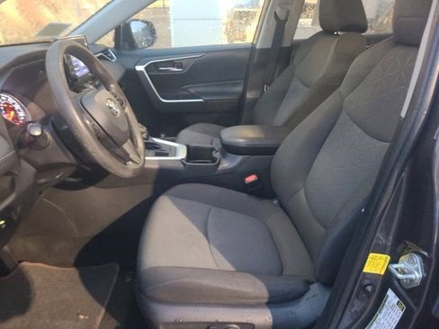 Used 2022 Toyota RAV4 XLE image 16