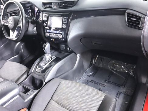 Used 2019 Nissan Rogue Sport SV w/ All-Weather Package FWD image 43