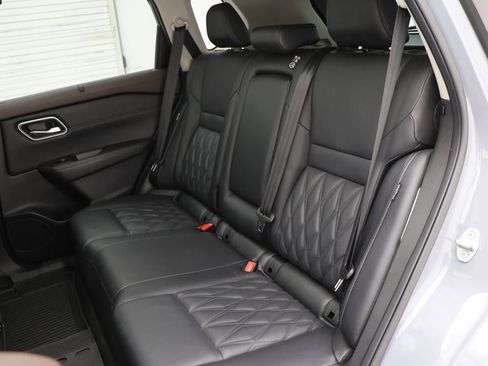 Used 2023 Nissan Rogue Platinum w/ Platinum Premium Package image 12