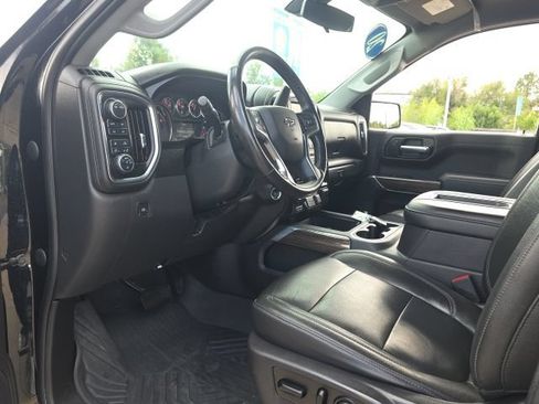Used 2020 Chevrolet Silverado 1500 LT Trail Boss AWD/4WD image 17