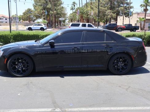 Used 2019 Chrysler 300 Touring w/ Sport Appearance Package RWD image 4