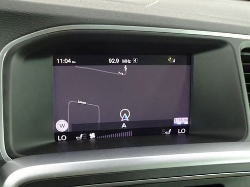 Used 2017 Volvo S60 T5 Inscription image 8