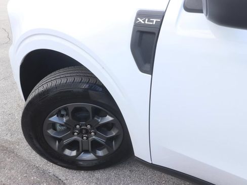 Used 2023 Ford Maverick XLT FWD image 3