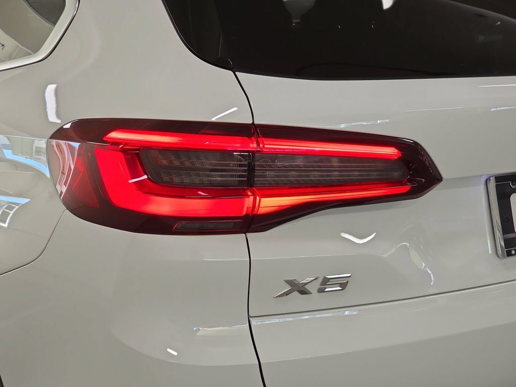 Certified 2023 BMW X5 xDrive45e AWD/4WD image 30