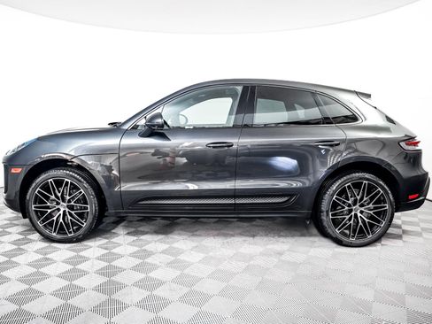 Certified 2025 Porsche Macan image 2