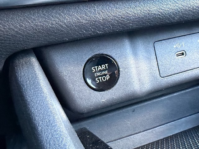 Used 2024 Nissan Rogue SV FWD image 27