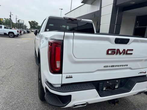 Certified 2023 GMC Sierra 1500 AT4 w/ Technology Package AWD/4WD image 13