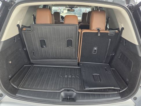 Used 2022 Nissan Pathfinder Platinum w/ Cargo Package FWD image 10