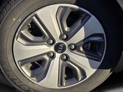 Used 2019 Kia Niro EX image 24