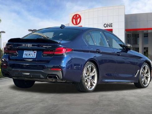 Used 2022 BMW M550i xDrive w/ Executive Package image 4
