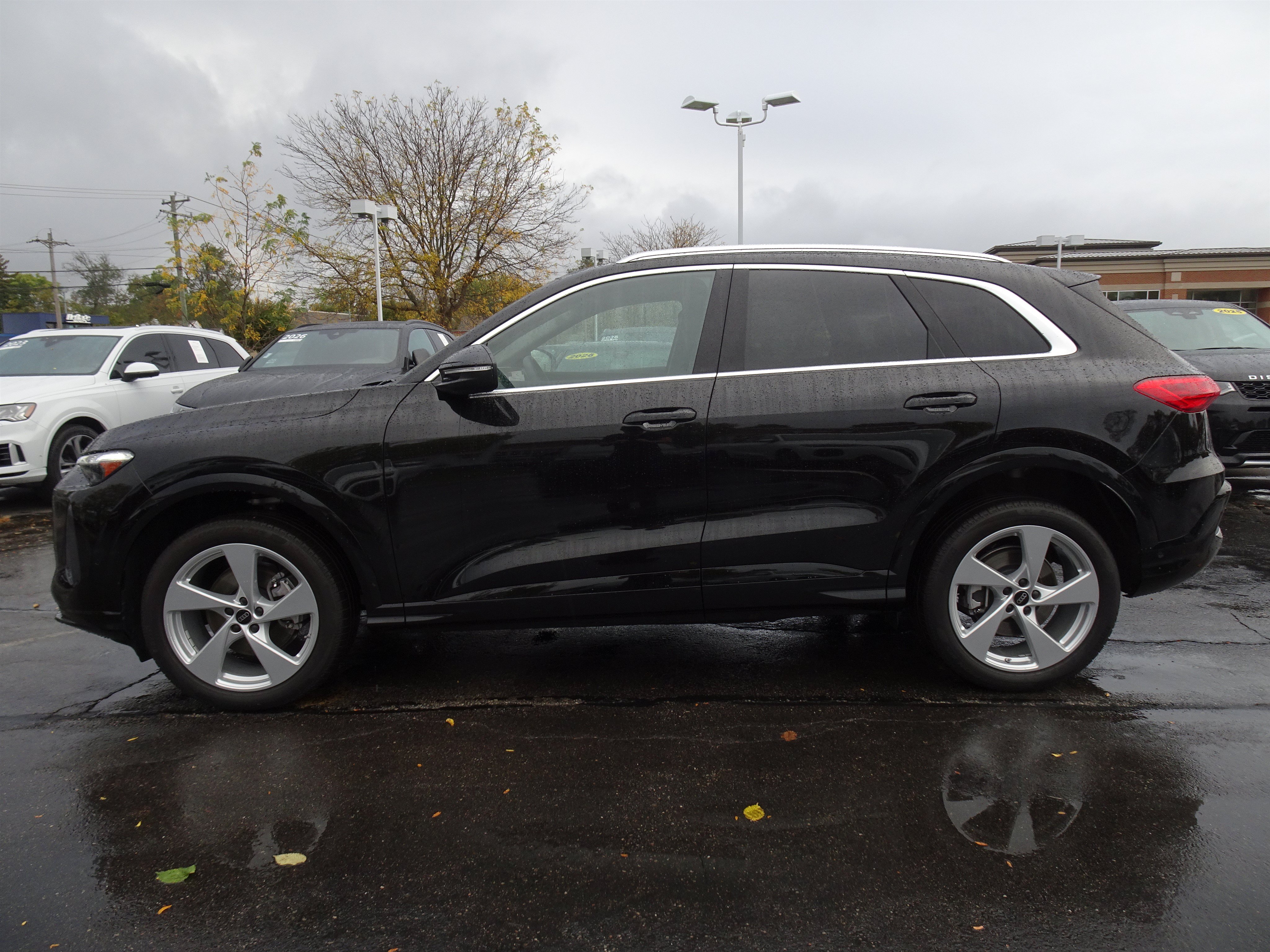 Used 2025 Audi Q5 Premium Plus AWD/4WD image 2