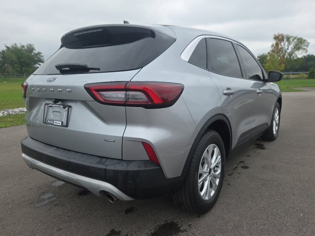 Used 2023 Ford Escape Active w/ Cold Weather Package FWD image 7