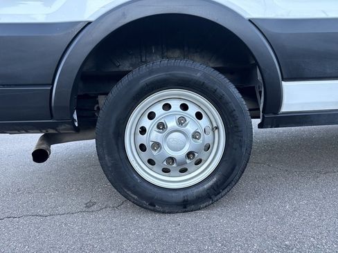 Used 2023 Ford Transit 250 Low Roof AWD image 26