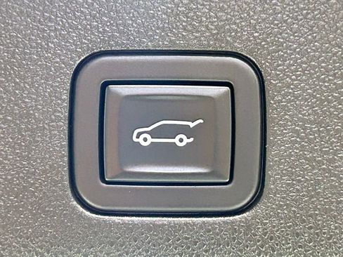 Used 2023 Chevrolet Suburban High Country w/ Premium Package image 19