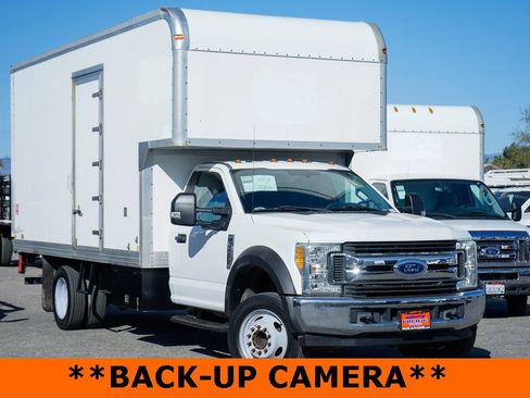 Used 2017 Ford F550 2WD Regular Cab Super Duty image 2
