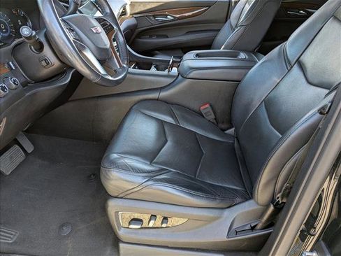 Used 2019 Cadillac Escalade Premium Luxury image 12