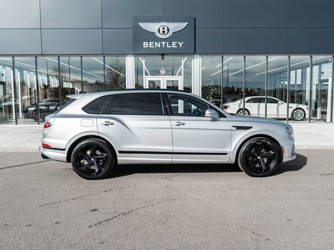 Certified 2023 Bentley Bentayga Extended Wheelbase image 12