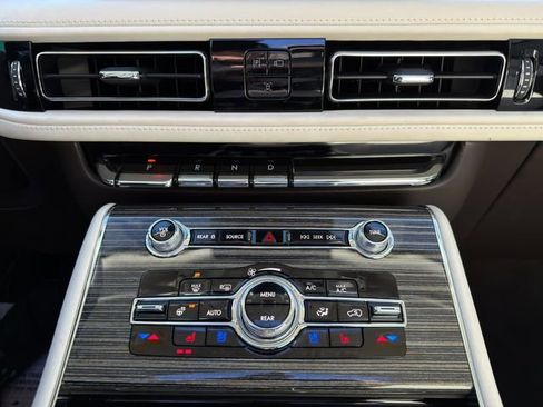 Used 2024 Lincoln Aviator Black Label w/ Jet Package image 37