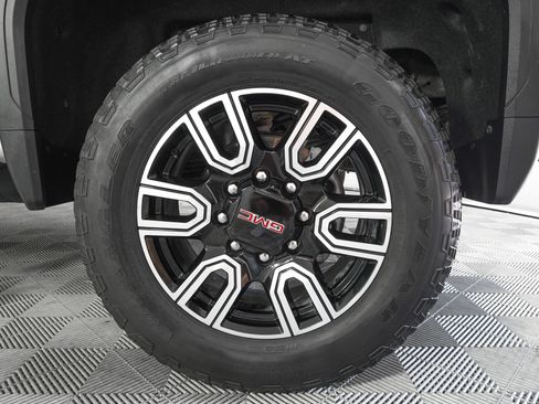 Used 2022 GMC Sierra 2500 AT4 w/ AT4 Premium Plus Package AWD/4WD image 32