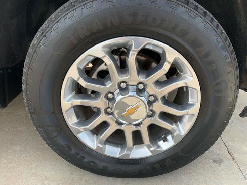 Used 2025 Chevrolet Silverado 2500 LTZ w/ LTZ Convenience Package AWD/4WD image 10