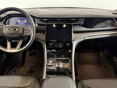 Certified 2022 Jeep Grand Cherokee L Limited w/ Luxury Tech Group II image 18