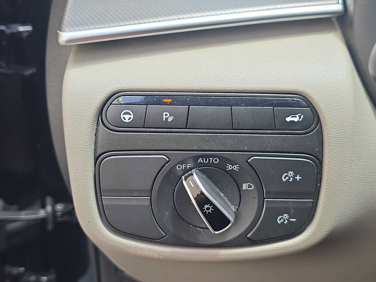 Used 2024 INFINITI QX50 Luxe w/ Accent Package FWD image 28