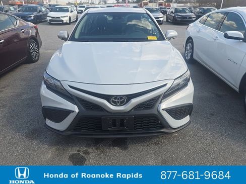 Used 2024 Toyota Camry SE image 12