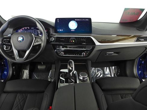 Certified 2023 BMW 530e w/ Convenience Package image 25
