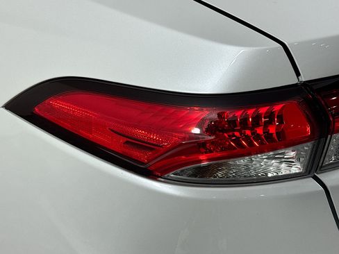 Used 2022 Toyota Corolla LE FWD image 34