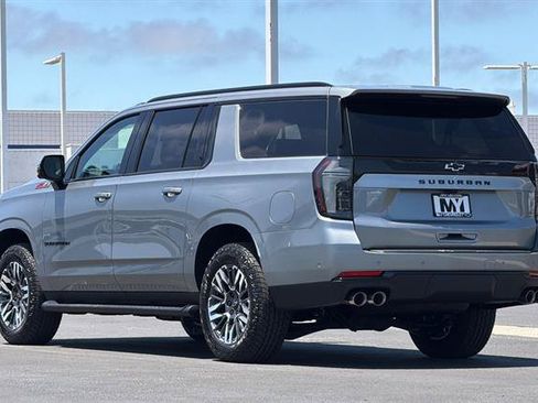 New 2026 Chevrolet Suburban Z71 w/ Z71 Off-Road Package AWD/4WD image 5