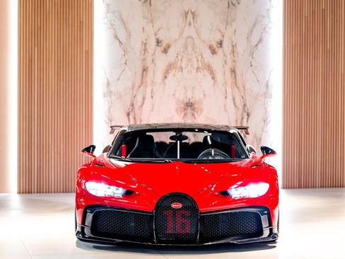 Used 2022 Bugatti Chiron Pur Sport image 2