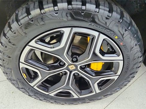 Used 2024 Rivian R1S Launch Edition image 61