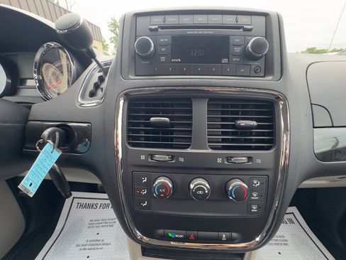 Used 2014 Dodge Grand Caravan American Value Package FWD image 20