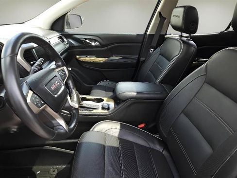 Used 2017 GMC Acadia Denali w/ Technology Package AWD/4WD image 10
