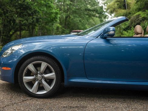 Used 2010 Lexus SC 430 Convertible RWD image 2